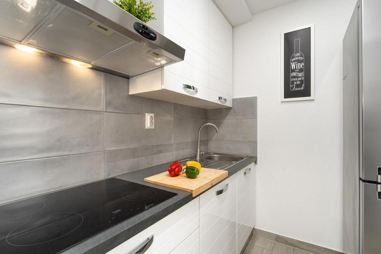 App Dinora Apartment